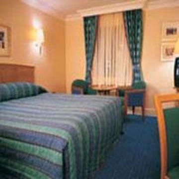 Leonardo East Midlands Airport 4* Derby