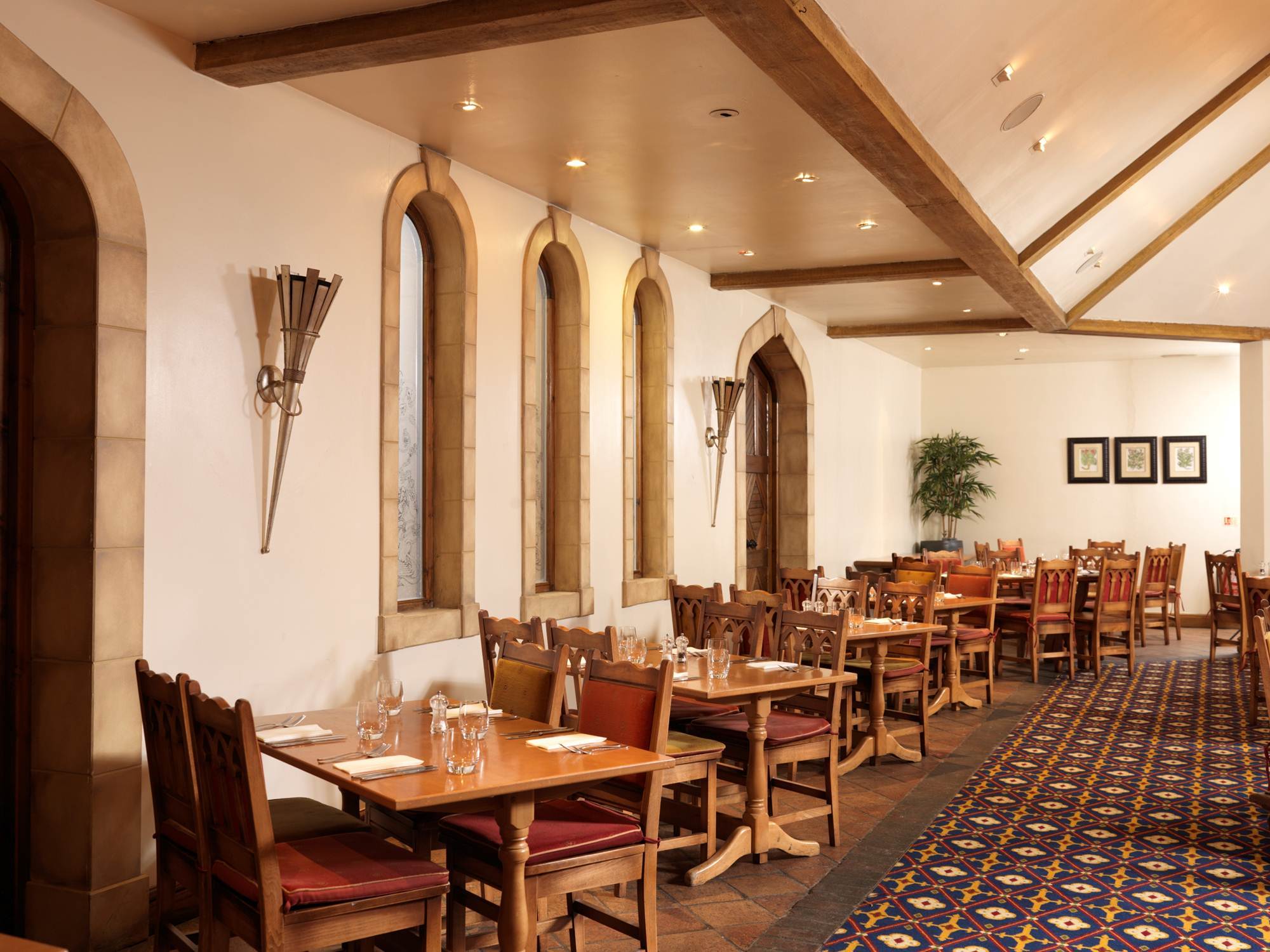 Leonardo East Midlands Airport 4* Derby